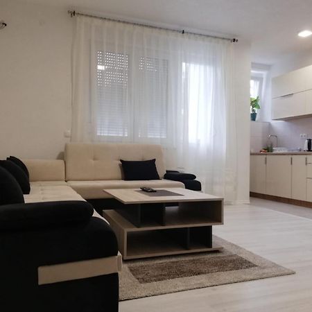 מוסטר Apartman Gosto מראה חיצוני תמונה